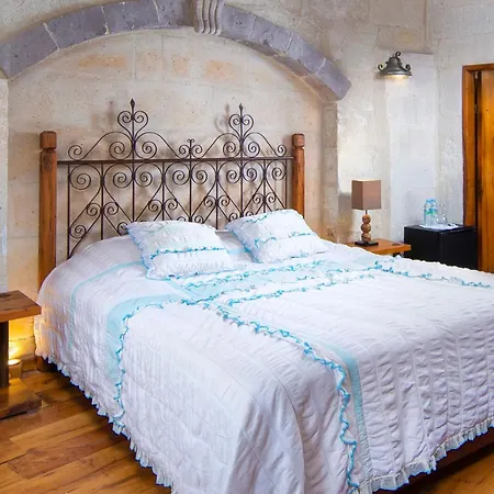 Terra Cave Hotell 3*