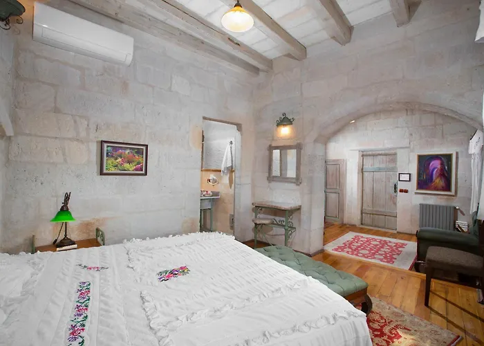 Ξενοδοχείο Terra Cave 3*